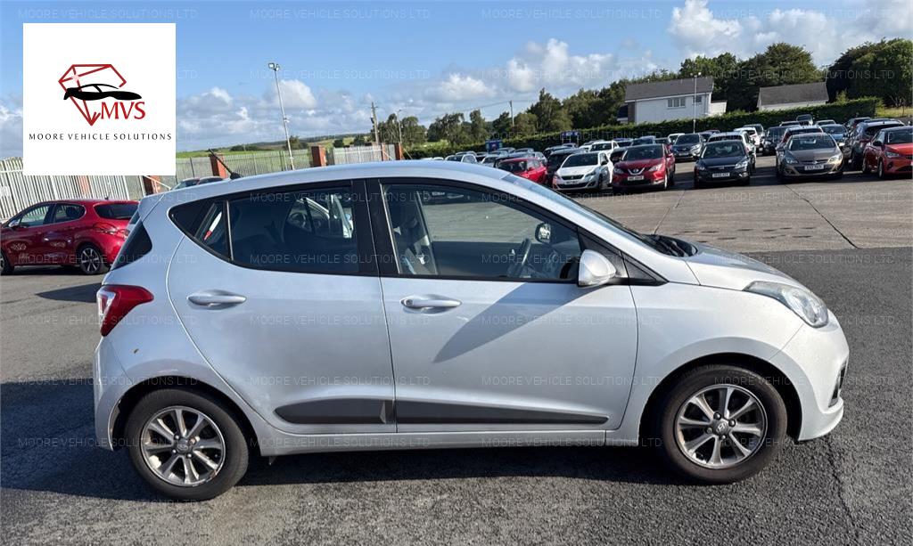 Hyundai i10 1.0 Premium Hatchback 5dr Petrol Manual Euro 5 (66 ps)