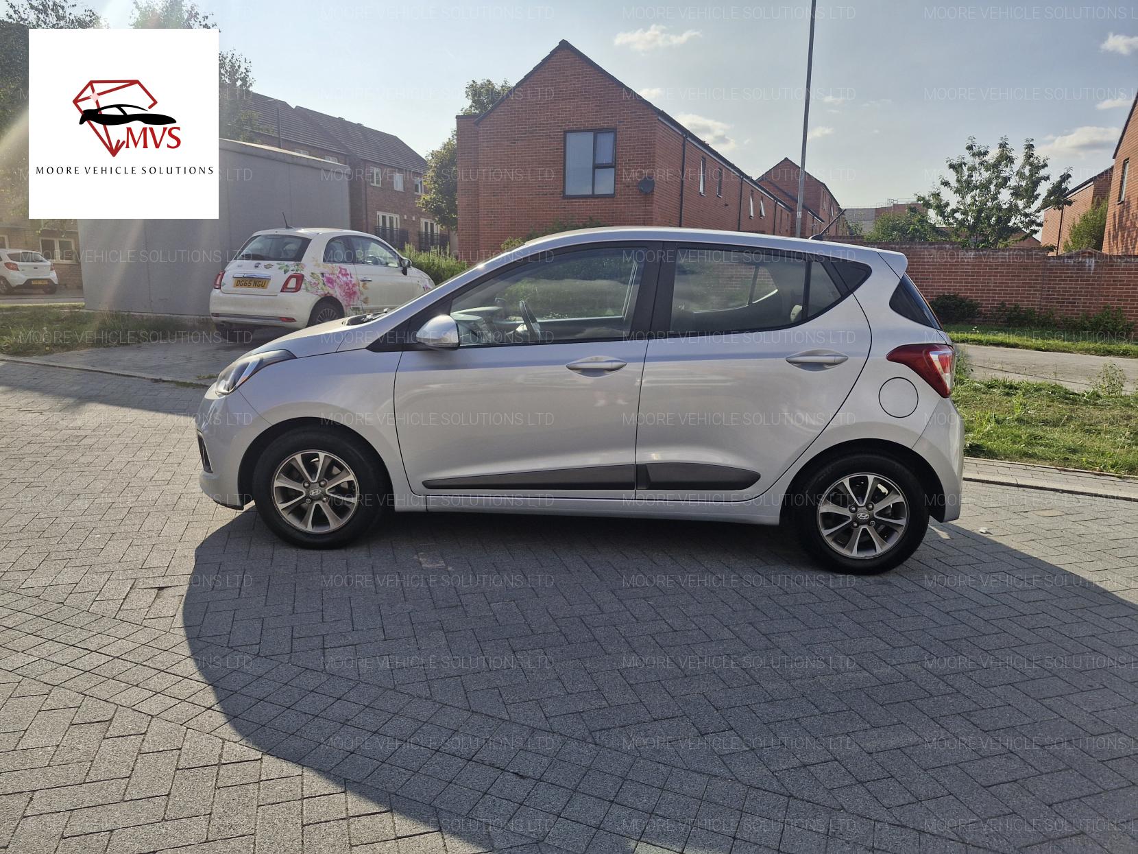 Hyundai i10 1.0 Premium Hatchback 5dr Petrol Manual Euro 5 (66 ps)