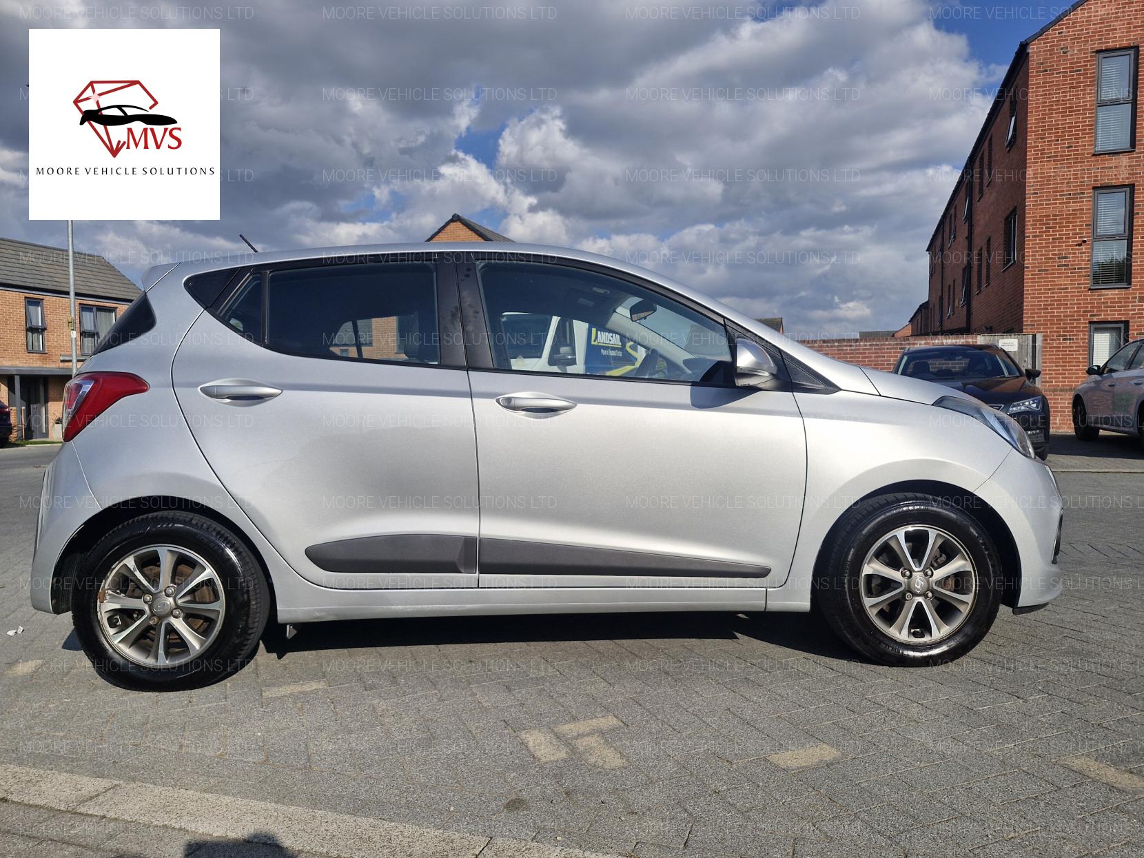 Hyundai i10 1.0 Premium Hatchback 5dr Petrol Manual Euro 5 (66 ps)