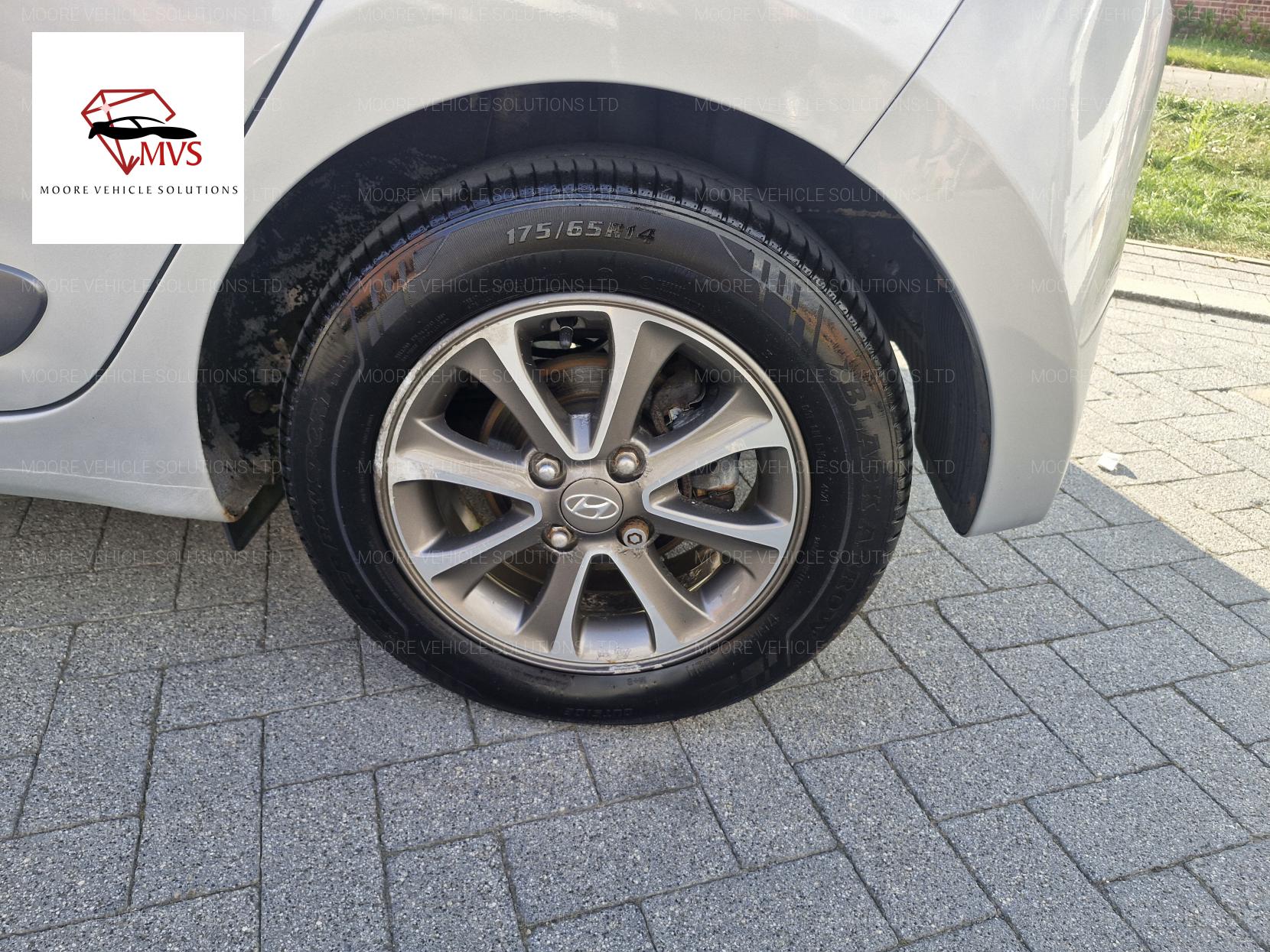 Hyundai i10 1.0 Premium Hatchback 5dr Petrol Manual Euro 5 (66 ps)