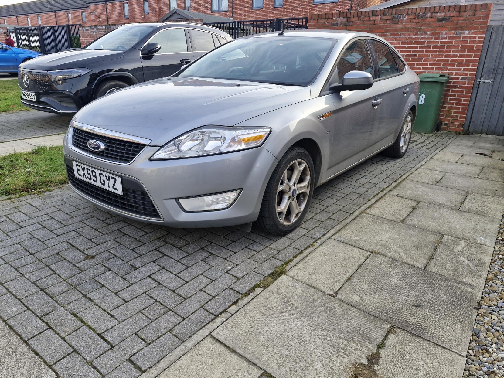 Ford Mondeo 2.0 TDCi Zetec Hatchback 5dr Diesel Manual (154 g/km, 138 bhp)