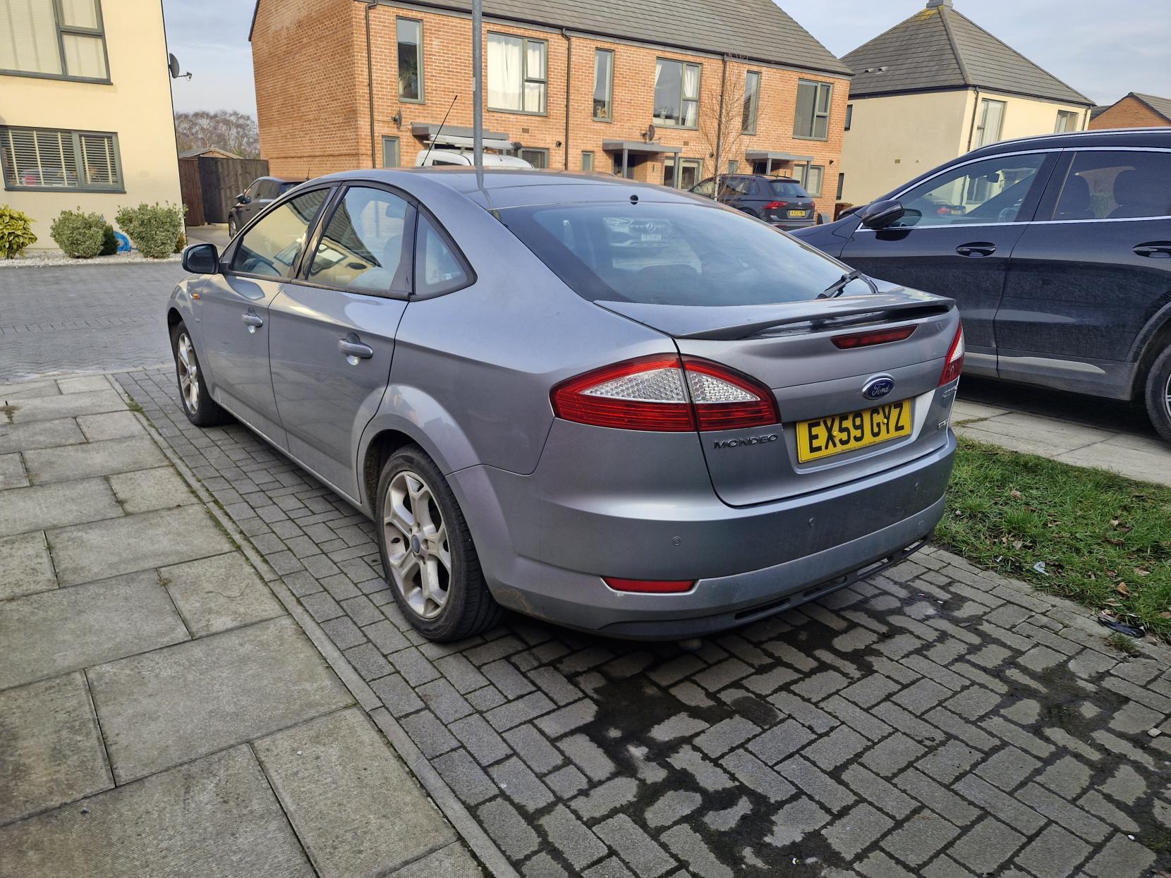 Ford Mondeo 2.0 TDCi Zetec Hatchback 5dr Diesel Manual (154 g/km, 138 bhp)