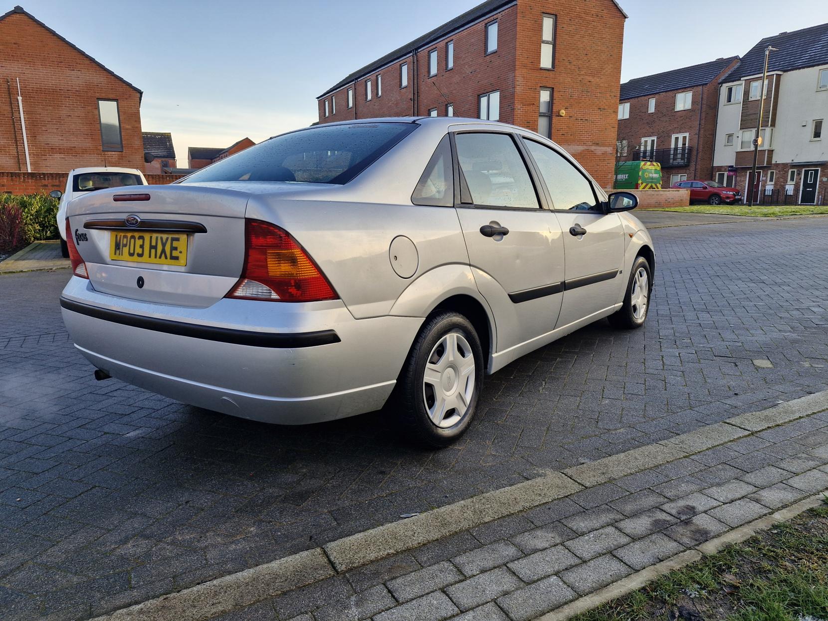 Ford Focus 1.4i 16v LX Hatchback 3dr Petrol Manual (158 g/km, 74 bhp)