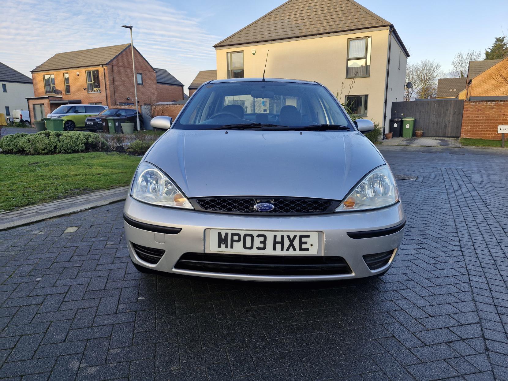 Ford Focus 1.4i 16v LX Hatchback 3dr Petrol Manual (158 g/km, 74 bhp)