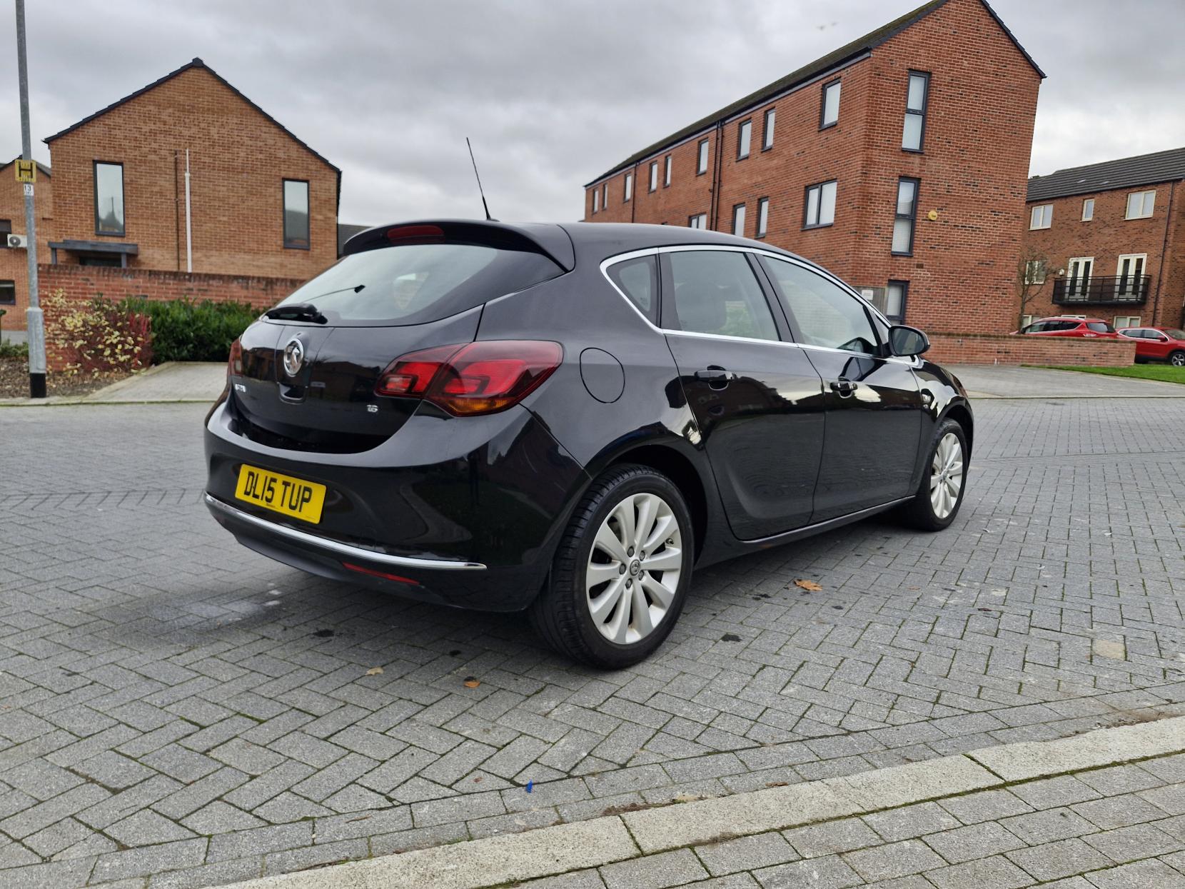 Vauxhall Astra 1.6i Elite Hatchback 5dr Petrol Manual Euro 6 (115 ps)