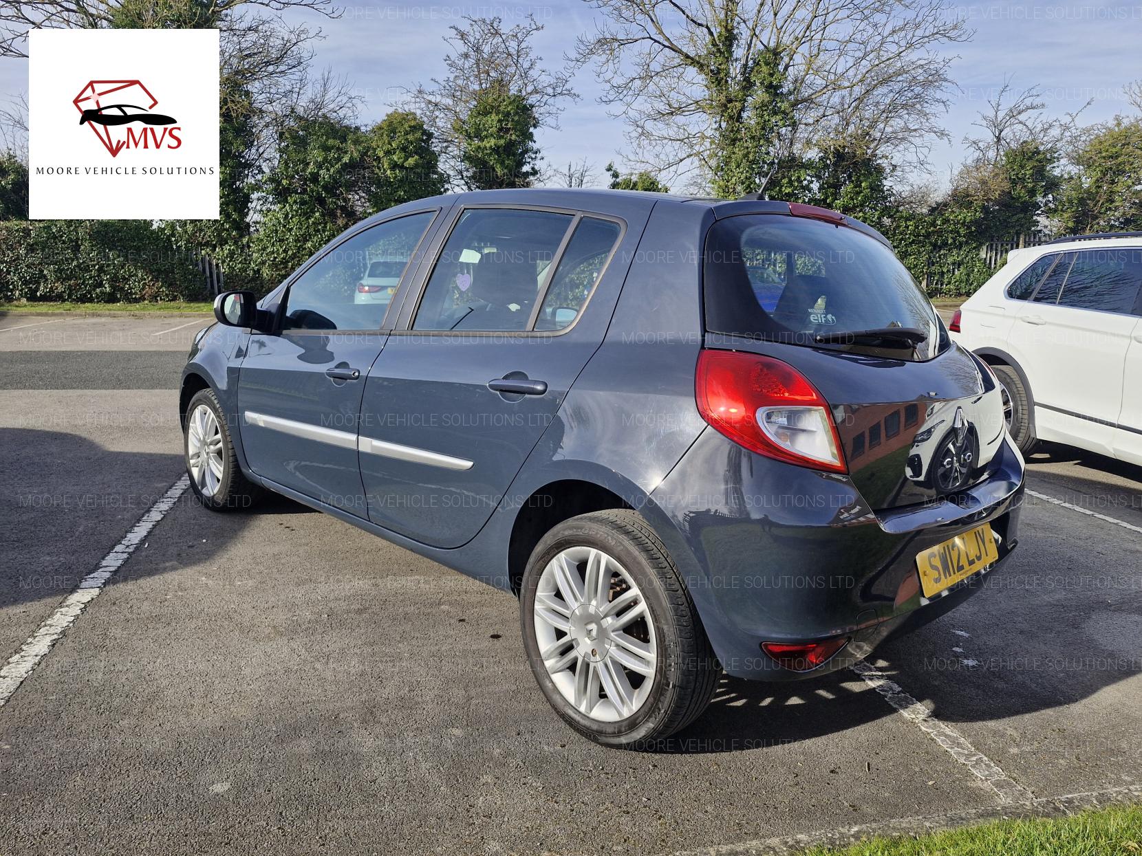 Renault Clio 1.2 Dynamique TomTom Hatchback 5dr Petrol Manual Euro 5 (75 ps)