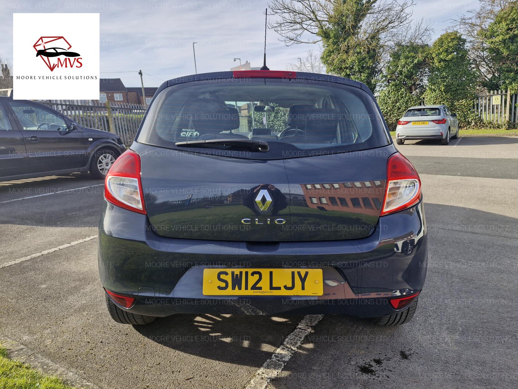 Renault Clio 1.2 Dynamique TomTom Hatchback 5dr Petrol Manual Euro 5 (75 ps)