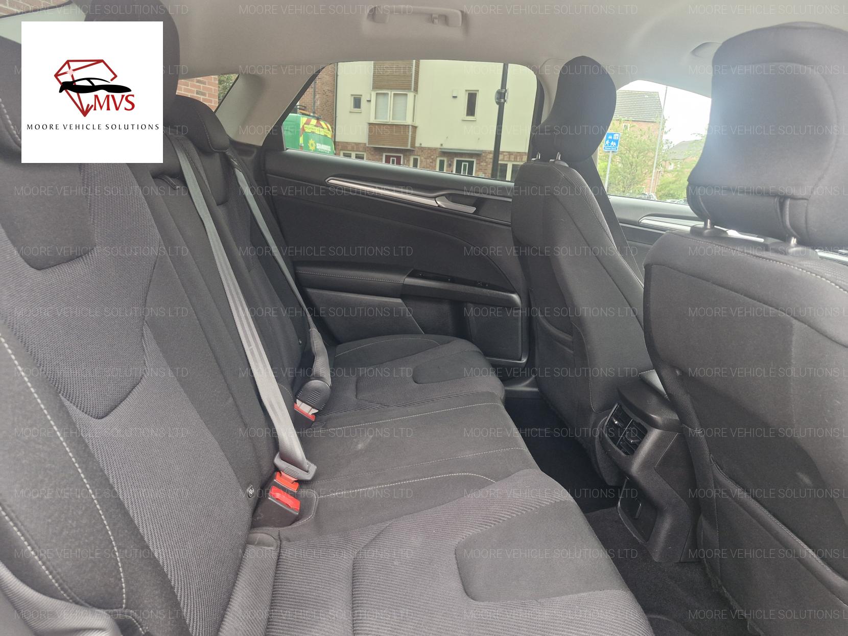 Ford Mondeo 2.0 TDCi Titanium Hatchback 5dr Diesel Manual Euro 6 (s/s) (180 ps)