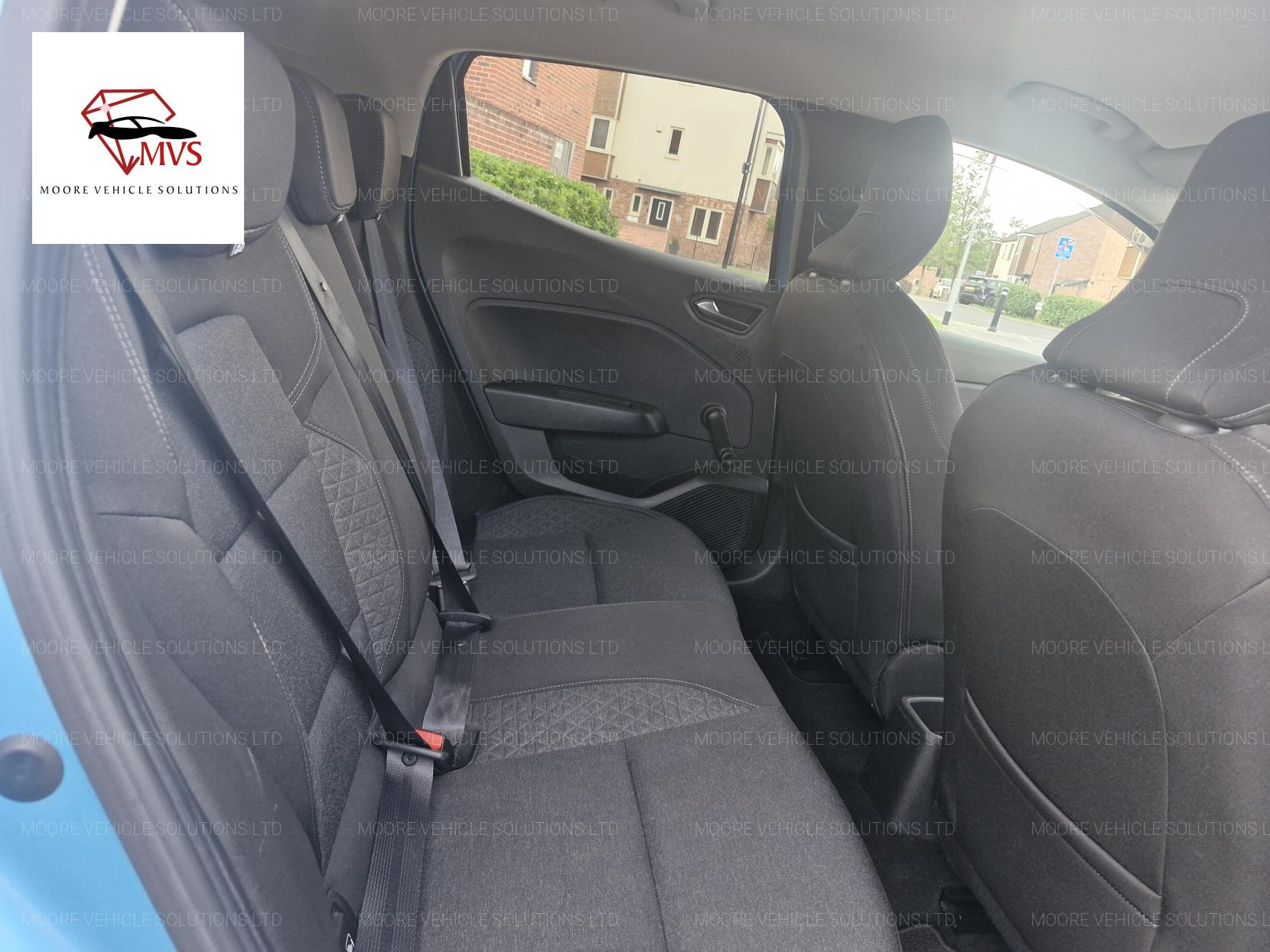 Renault Clio 1.0 SCe Iconic Hatchback 5dr Petrol Manual Euro 6 (s/s) (75 ps)