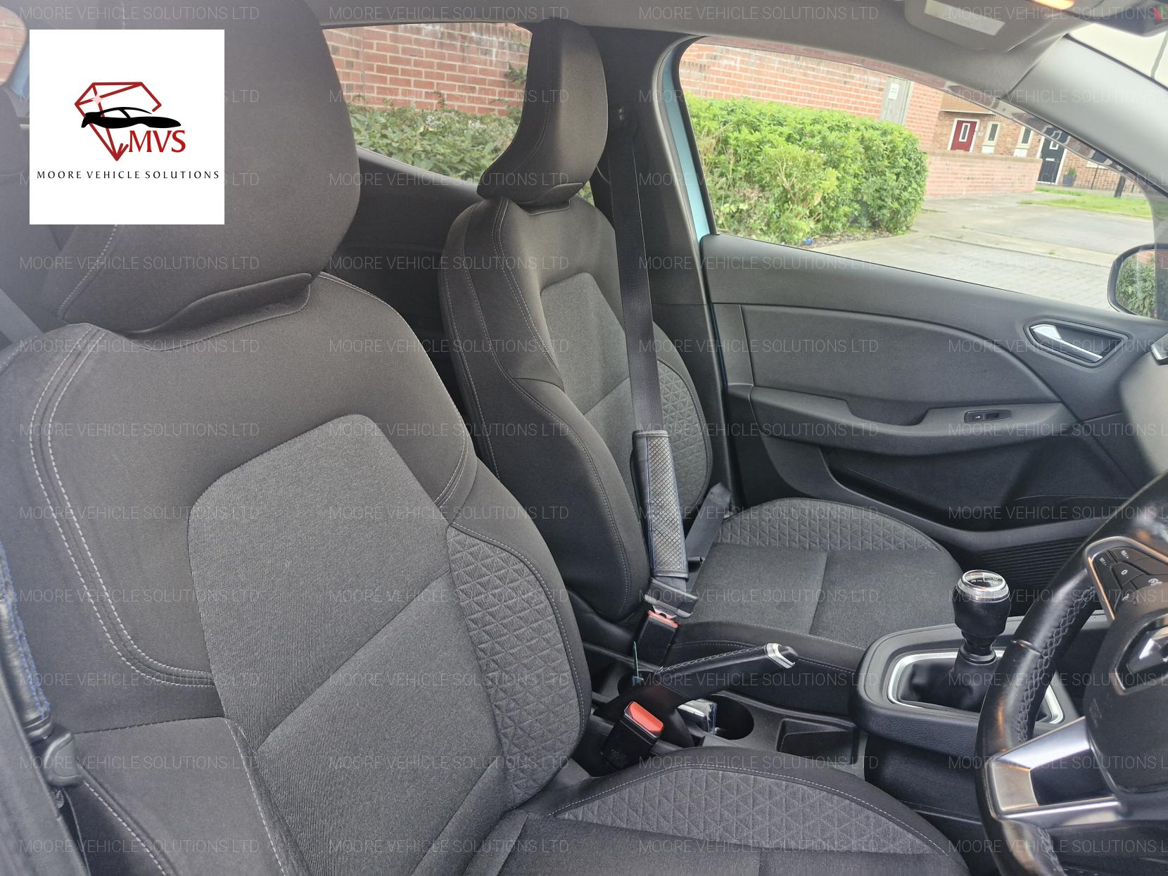 Renault Clio 1.0 SCe Iconic Hatchback 5dr Petrol Manual Euro 6 (s/s) (75 ps)