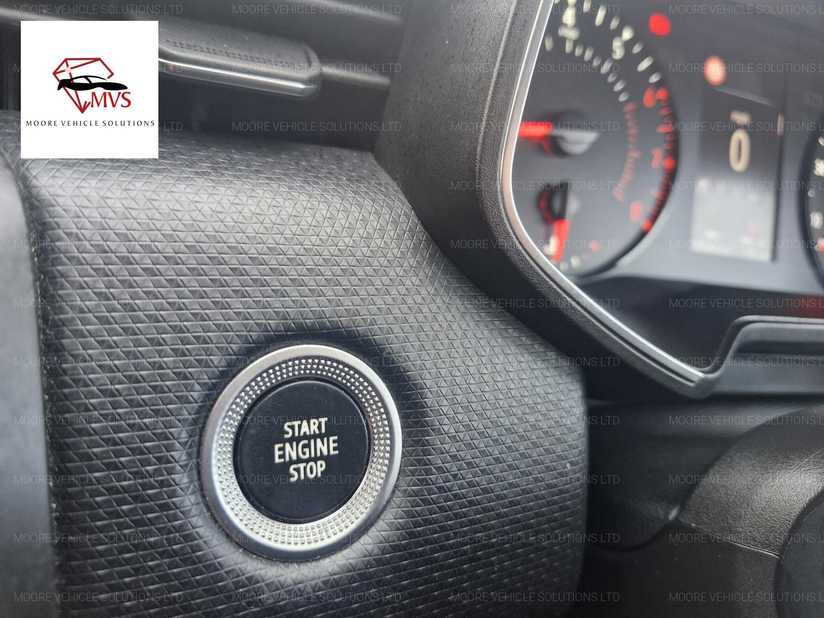 Renault Clio 1.0 SCe Iconic Hatchback 5dr Petrol Manual Euro 6 (s/s) (75 ps)