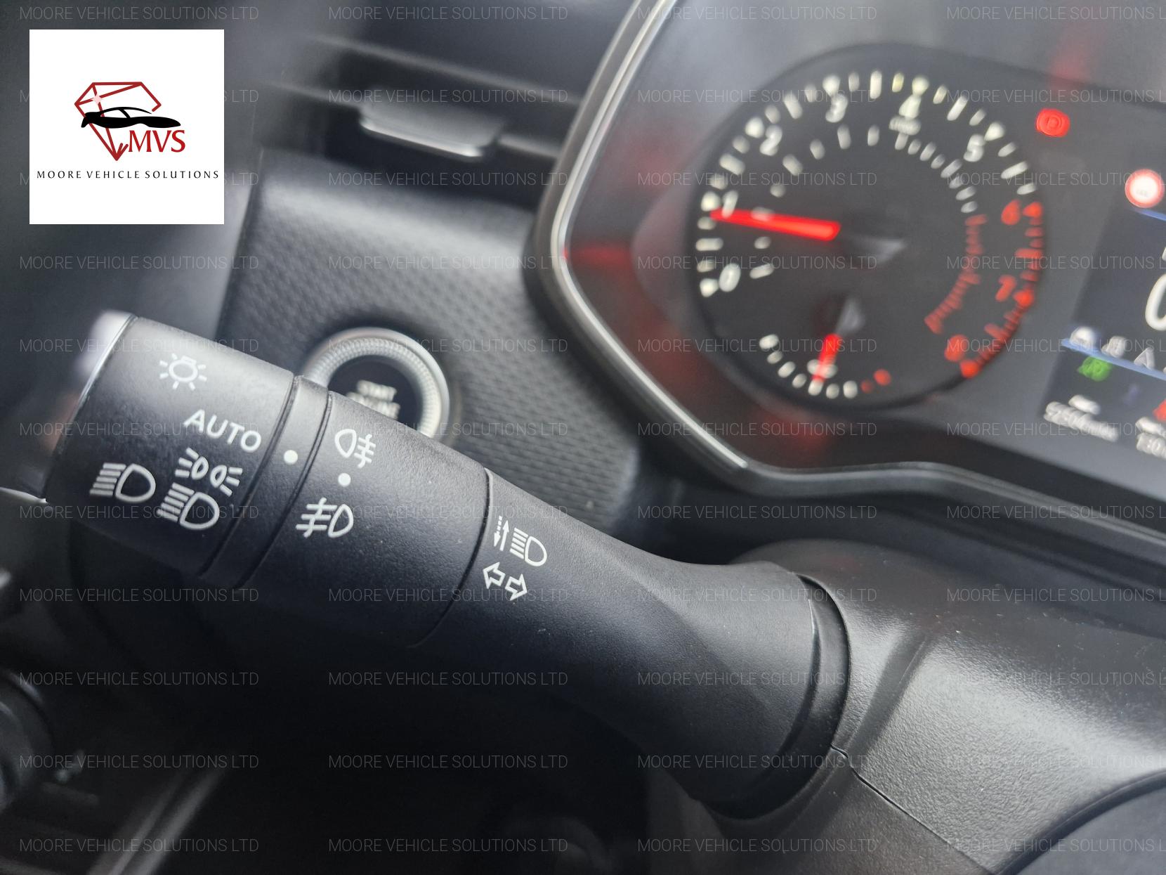 Renault Clio 1.0 SCe Iconic Hatchback 5dr Petrol Manual Euro 6 (s/s) (75 ps)