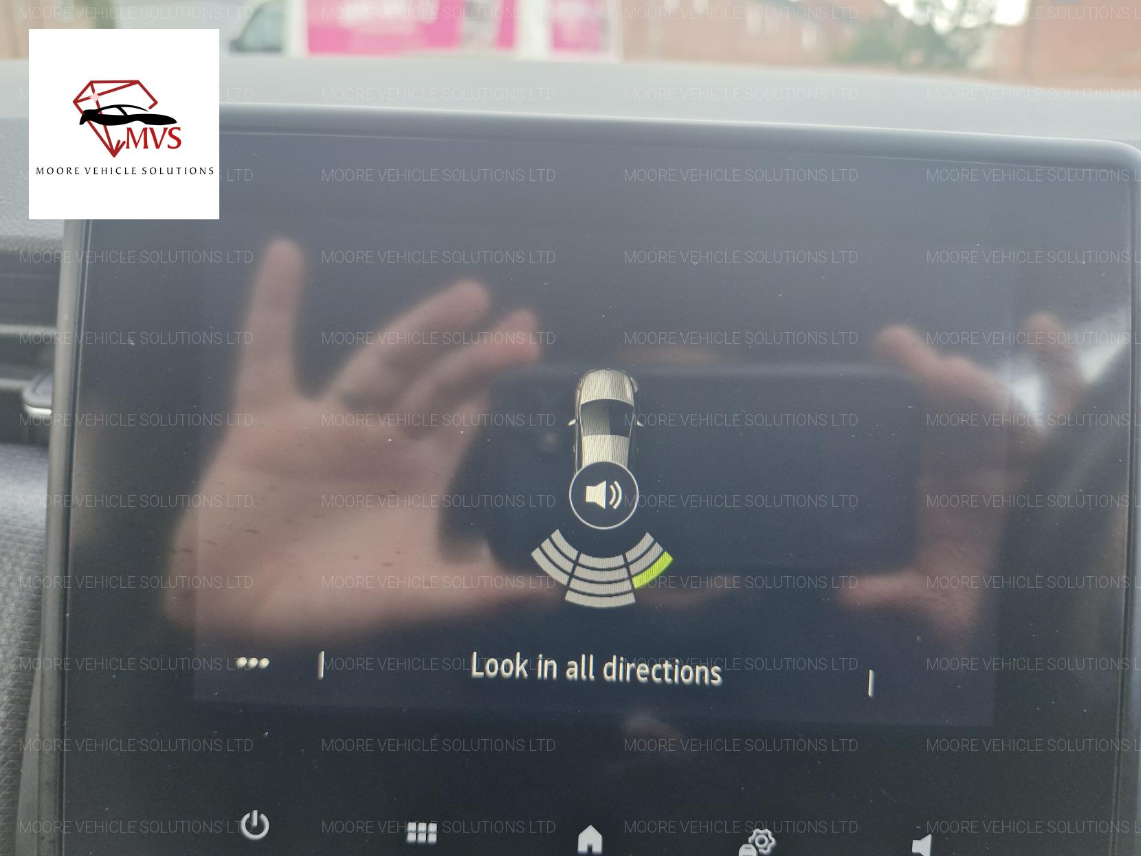 Renault Clio 1.0 SCe Iconic Hatchback 5dr Petrol Manual Euro 6 (s/s) (75 ps)