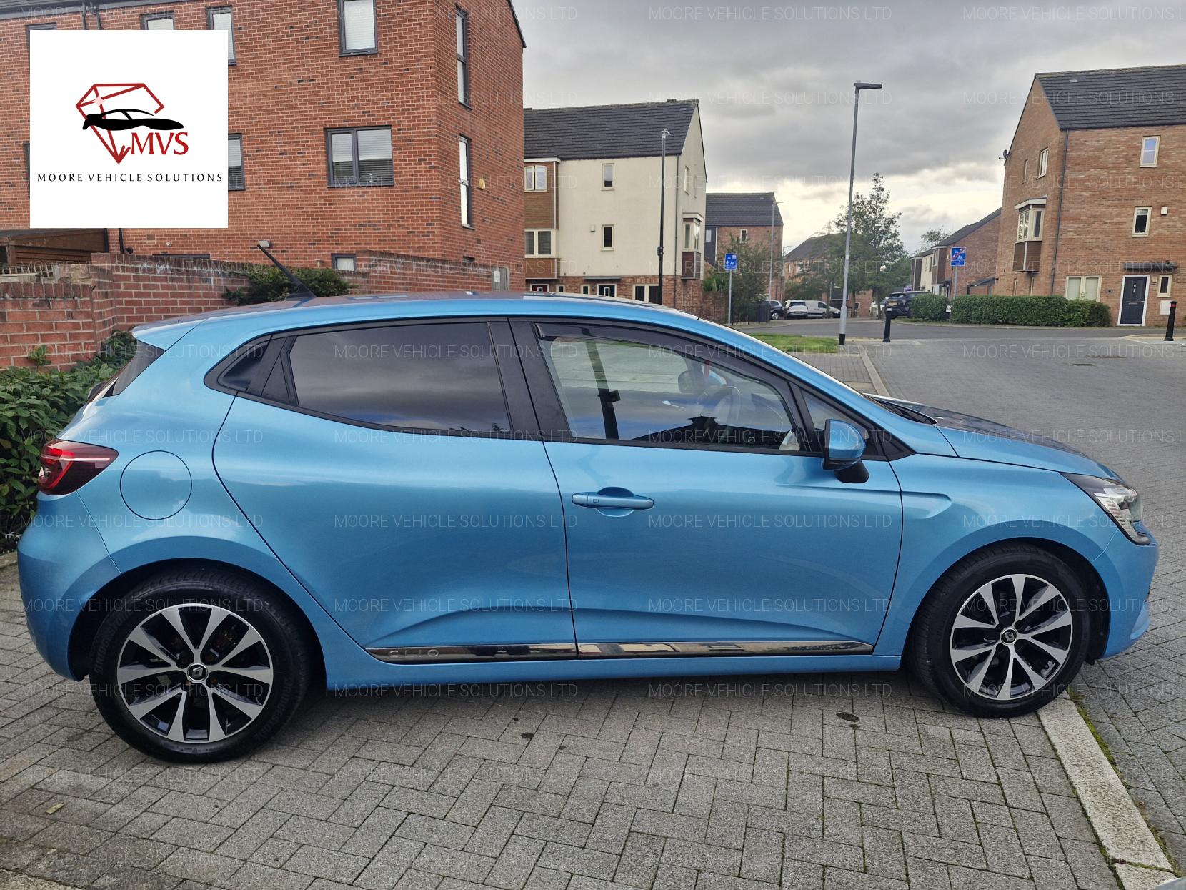 Renault Clio 1.0 SCe Iconic Hatchback 5dr Petrol Manual Euro 6 (s/s) (75 ps)
