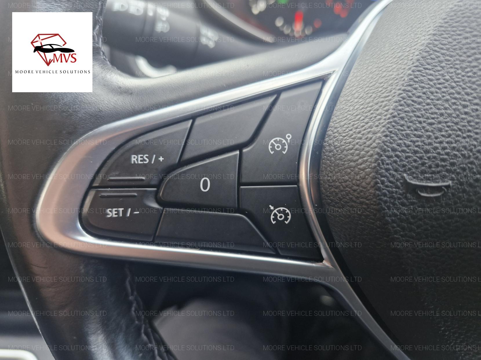 Renault Clio 1.0 SCe Iconic Hatchback 5dr Petrol Manual Euro 6 (s/s) (75 ps)