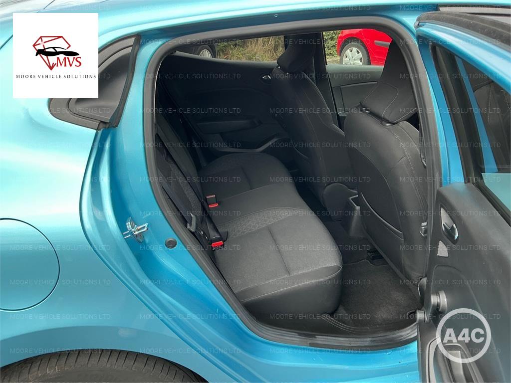 Renault Clio 1.0 SCe Iconic Hatchback 5dr Petrol Manual Euro 6 (s/s) (75 ps)
