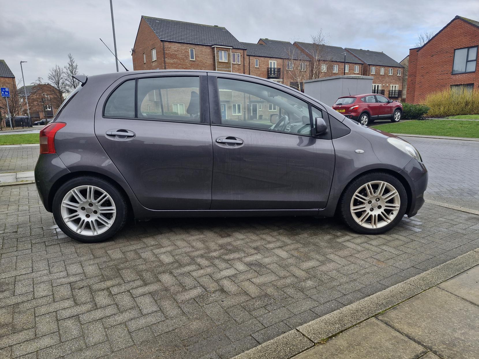 Toyota Yaris 1.3 VVT-i SR Hatchback 5dr Petrol Manual (141 g/km, 87 bhp)