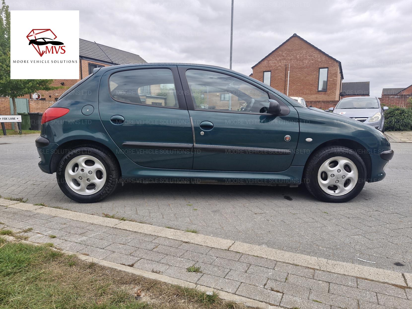 Peugeot 206 1.4 Roland Garros Hatchback 5dr Petrol Automatic (a/c) (180 g/km, 75 bhp)